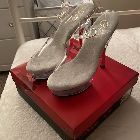 ALLURE-608 PLATFORM SANDAL | CLEAR VINYL - Picture 4 of 6